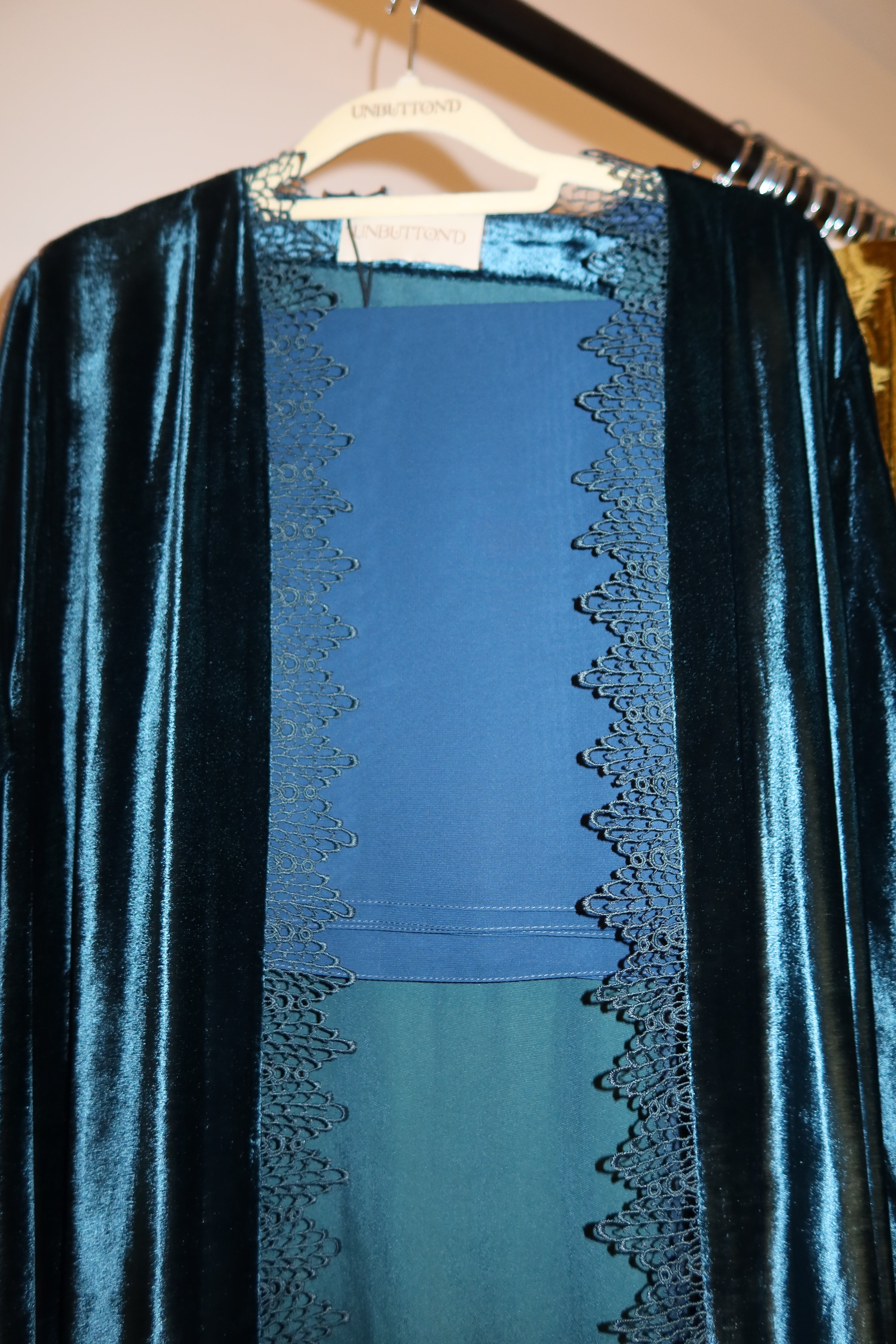 Threaded - Velour